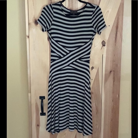 Trulli Short Sleeve Dress (Size M) - Picture 1 of 5